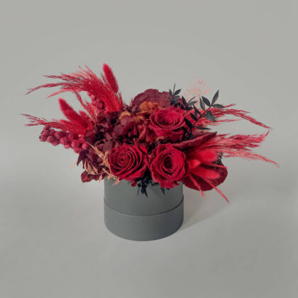 Preserved flower arrangement "Strong passion"