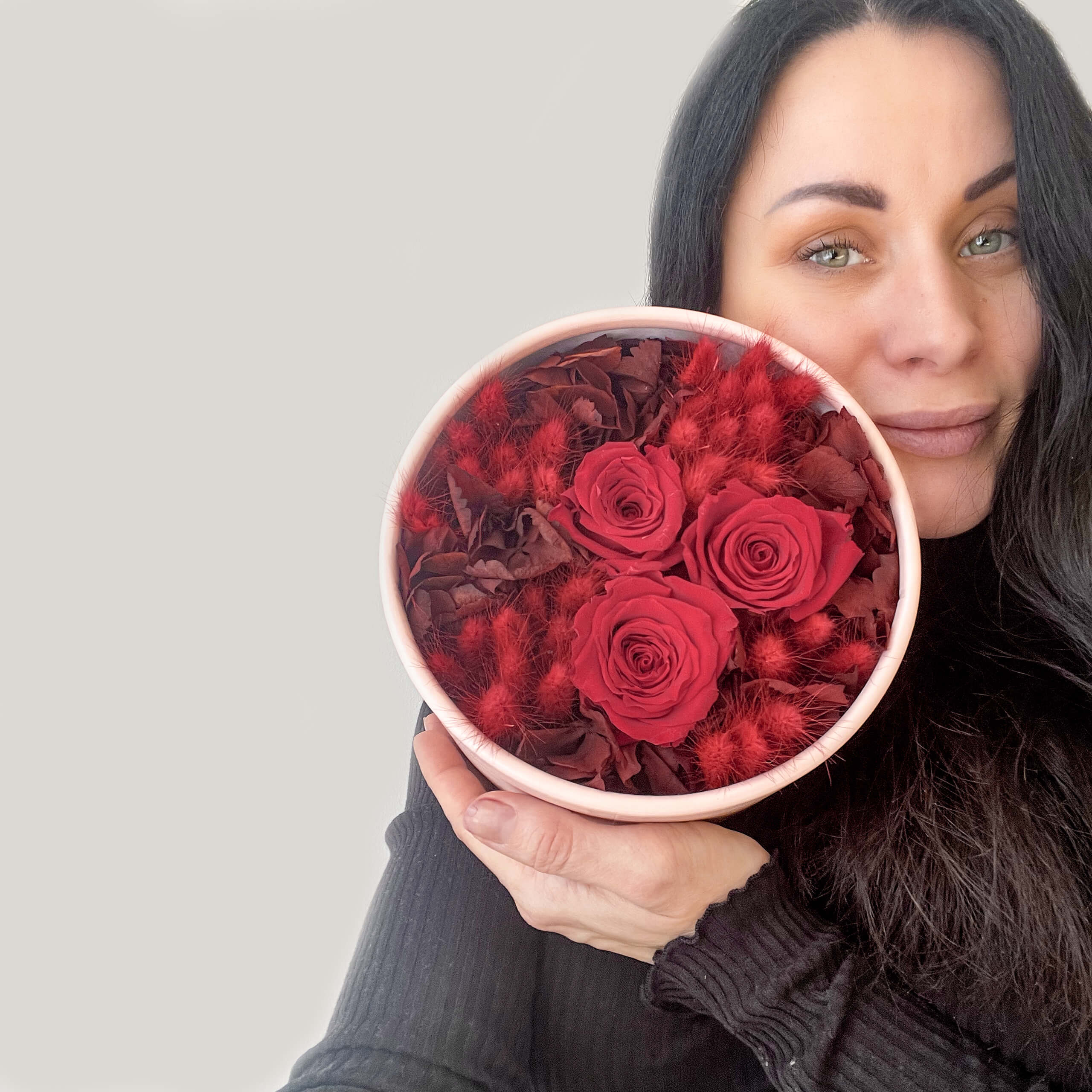 ForYou - flowers & decor - "Passion" - flower pink box with preserved red flowers - 4 "Passion" - flower pink box with preserved red flowers - Image 4